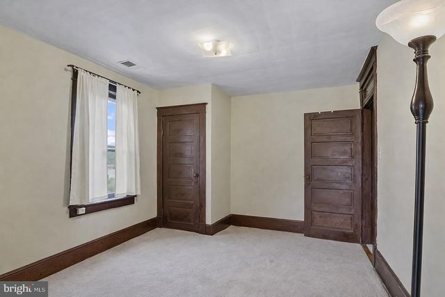 200 S ORCHARD DR, Purcellville, VA 20132