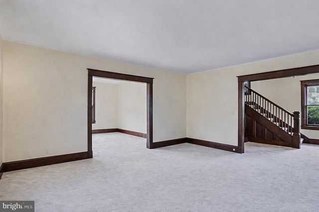 200 S ORCHARD DR, Purcellville, VA 20132