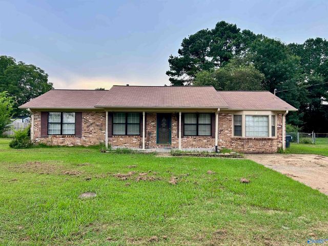 3113 Farmington Road, Decatur, AL 35603