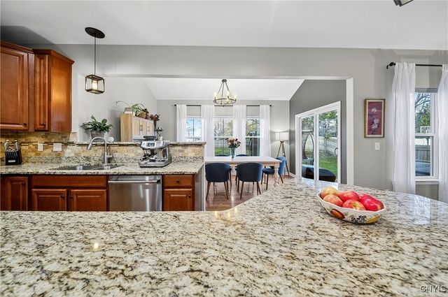 29 Naylor Circle, Van Buren, NY 13027