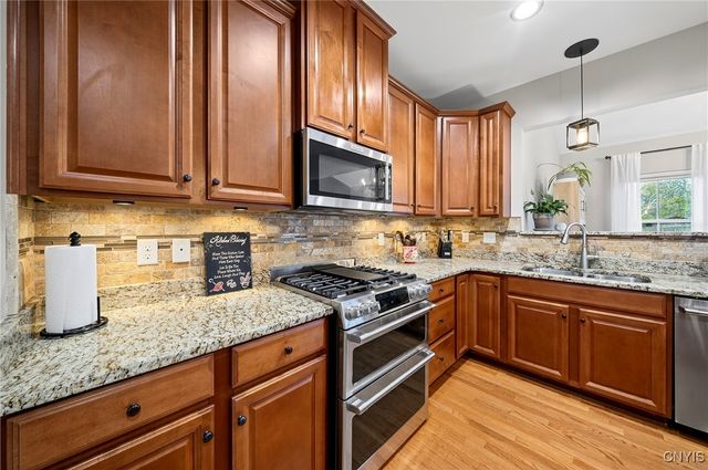 29 Naylor Circle, Van Buren, NY 13027