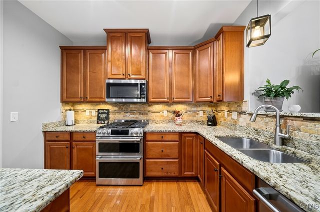 29 Naylor Circle, Van Buren, NY 13027