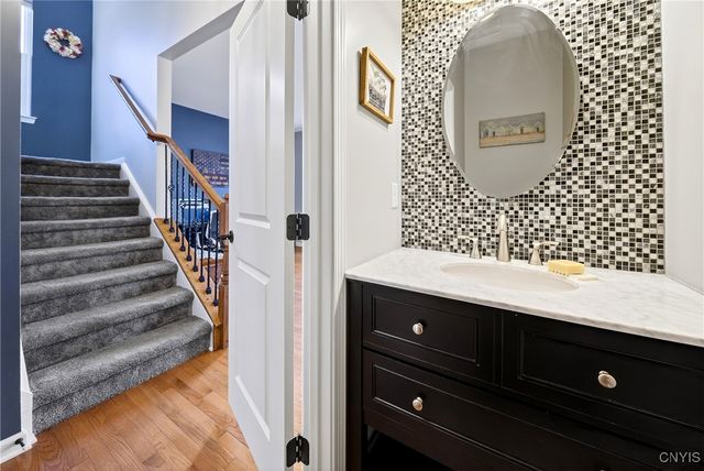 29 Naylor Circle, Van Buren, NY 13027