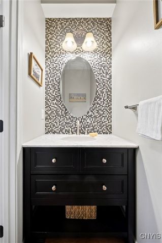 29 Naylor Circle, Van Buren, NY 13027