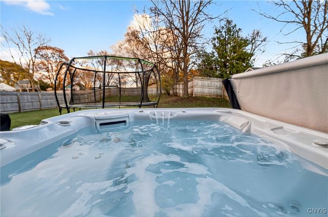 29 Naylor Circle, Van Buren, NY 13027