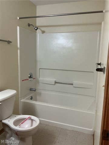 2823 Benford Lane, Youngstown, OH 44505