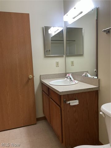 2823 Benford Lane, Youngstown, OH 44505