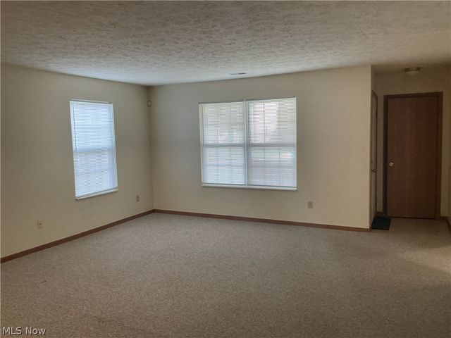 2823 Benford Lane, Youngstown, OH 44505