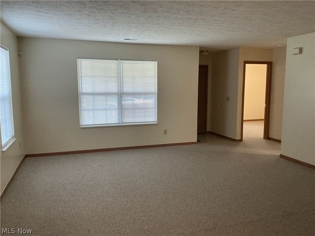 2823 Benford Lane, Youngstown, OH 44505