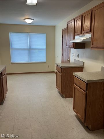 2823 Benford Lane, Youngstown, OH 44505