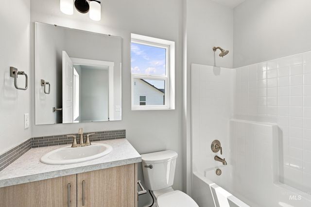 9415 W Blazing Star St, Nampa, ID 83687