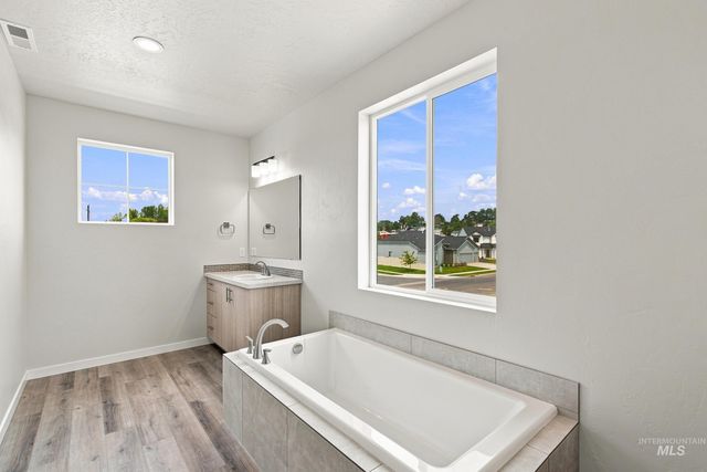 9415 W Blazing Star St, Nampa, ID 83687