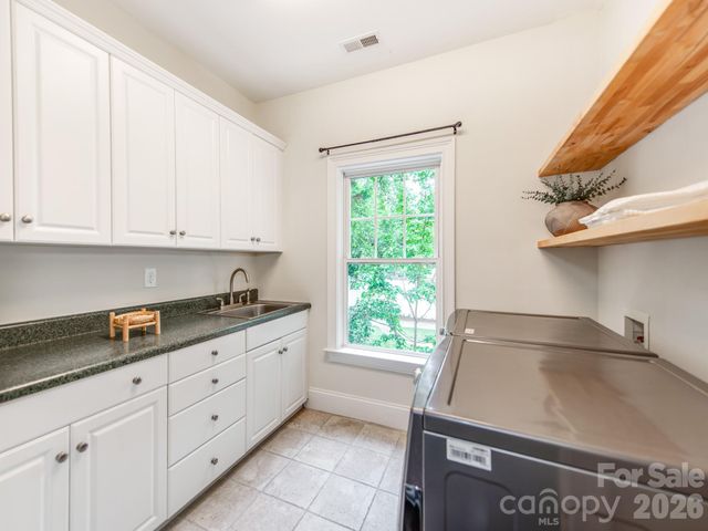 2907 Park Road, Charlotte, NC 28209