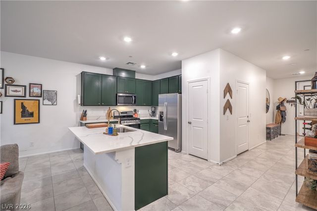 5318 Silver Branch Avenue, Las Vegas, NV 89118