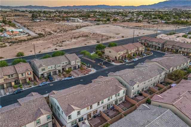 5318 Silver Branch Avenue, Las Vegas, NV 89118