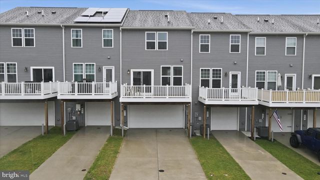 31 CAPITOL MEWS, Ranson, WV 25438