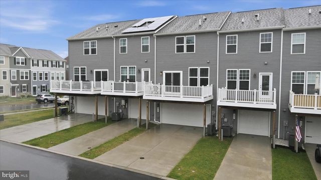 31 CAPITOL MEWS, Ranson, WV 25438