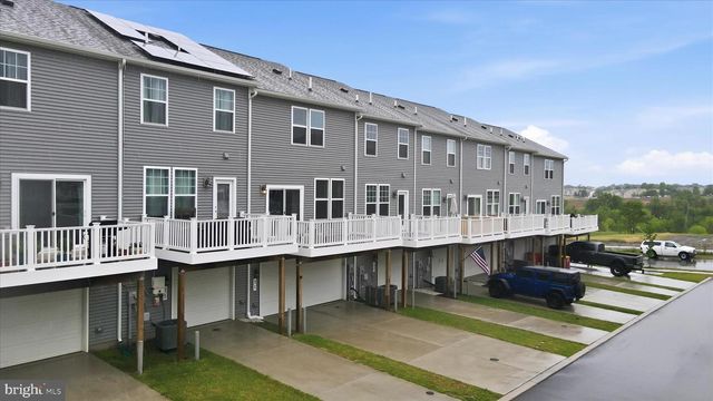 31 CAPITOL MEWS, Ranson, WV 25438