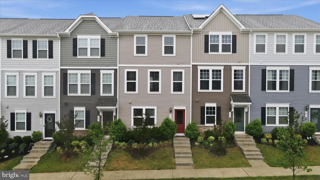 31 CAPITOL MEWS, Ranson, WV 25438
