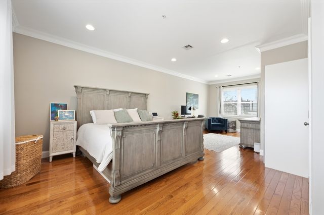 140 School St 2, Boston, MA 02130