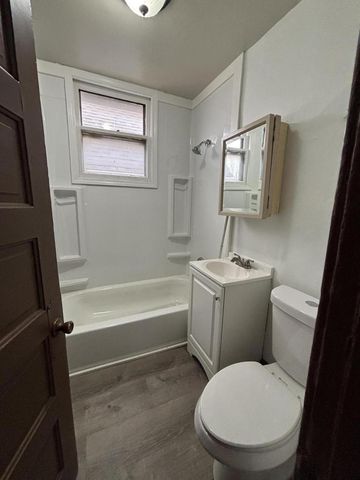 2823 N 28th STREET, Milwaukee, WI 53210