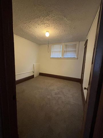 2823 N 28th STREET, Milwaukee, WI 53210