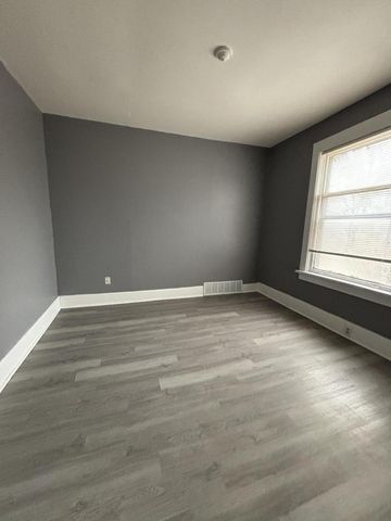 2823 N 28th STREET, Milwaukee, WI 53210