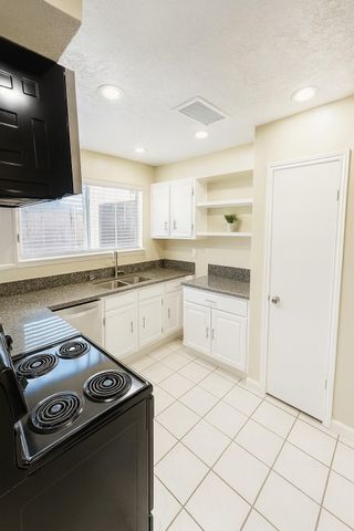 17414 Davenway Dr, Houston, TX 77084