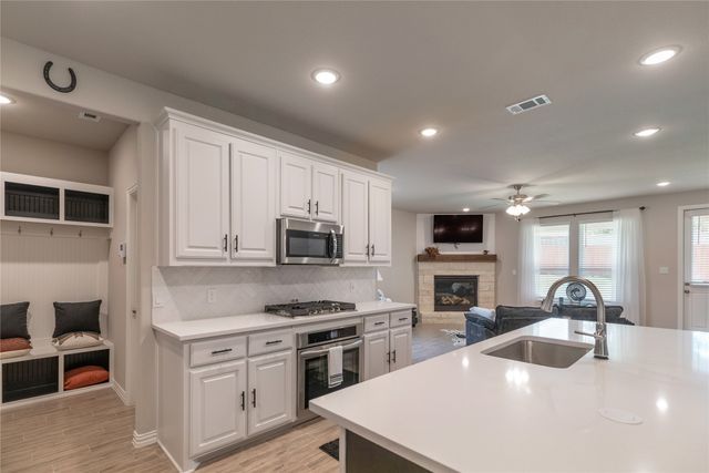 1412 Whitetail Lane, Azle, TX 76020