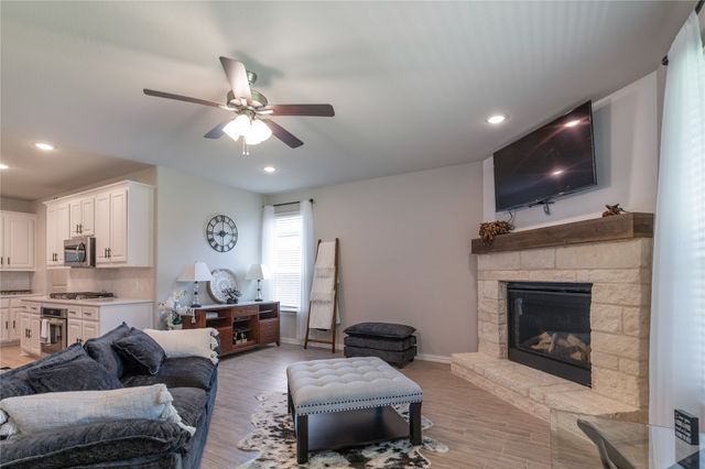 1412 Whitetail Lane, Azle, TX 76020