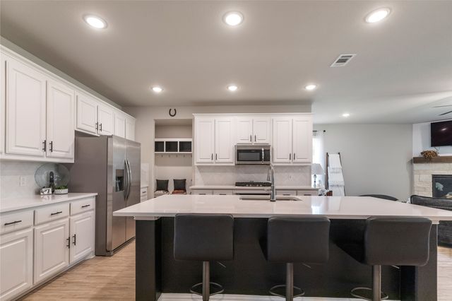 1412 Whitetail Lane, Azle, TX 76020