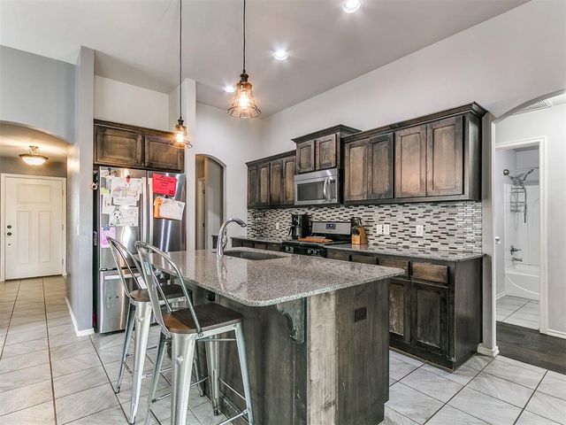 9524 SW 29th Terrace, Oklahoma City, OK 73128