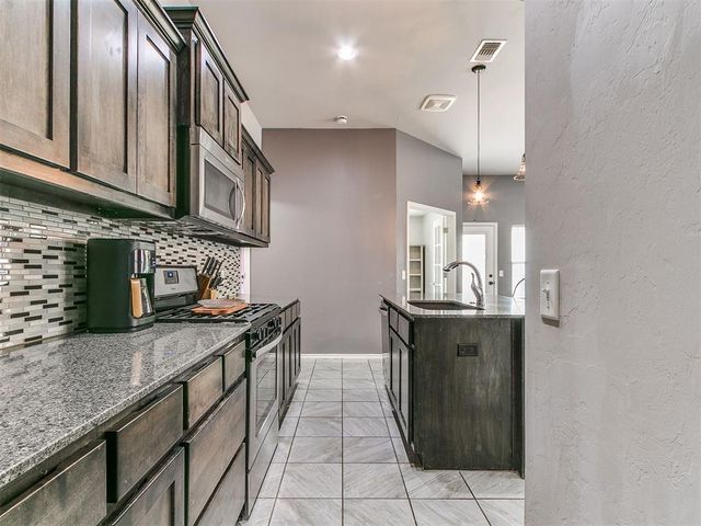 9524 SW 29th Terrace, Oklahoma City, OK 73128