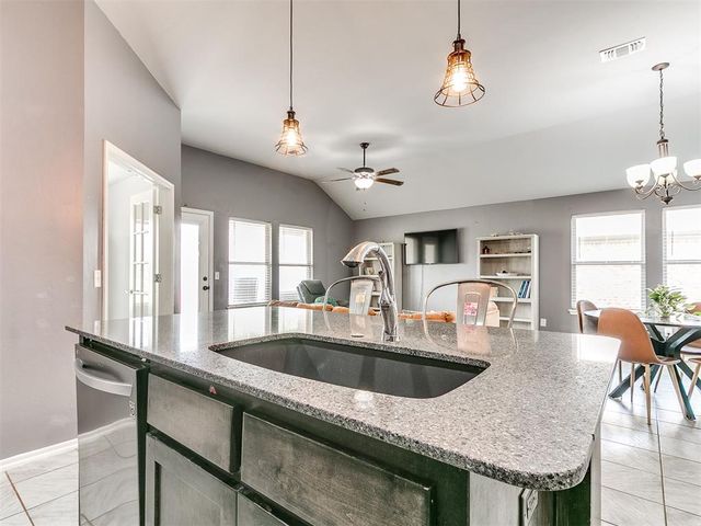 9524 SW 29th Terrace, Oklahoma City, OK 73128