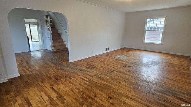 203 ORCHARD Drive, Carbondale, IL 62901