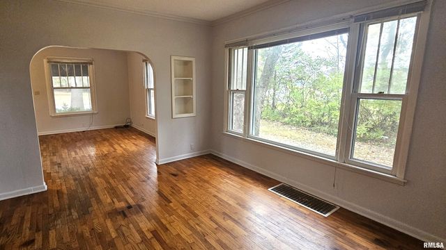 203 ORCHARD Drive, Carbondale, IL 62901