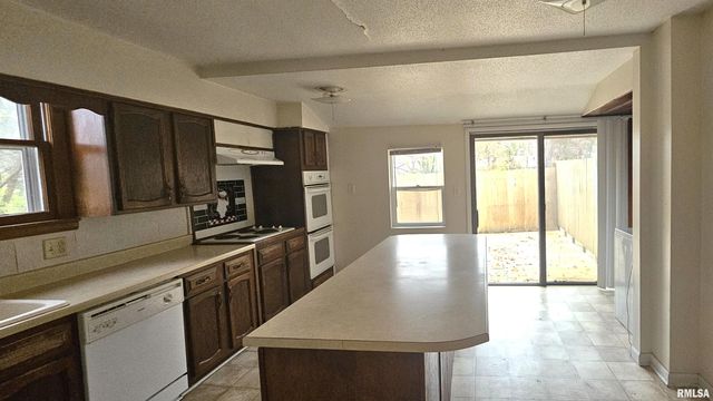 203 ORCHARD Drive, Carbondale, IL 62901