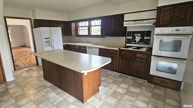 203 ORCHARD Drive, Carbondale, IL 62901