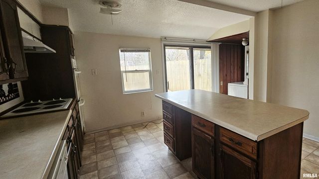 203 ORCHARD Drive, Carbondale, IL 62901