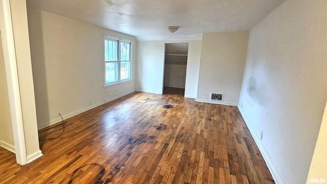 203 ORCHARD Drive, Carbondale, IL 62901