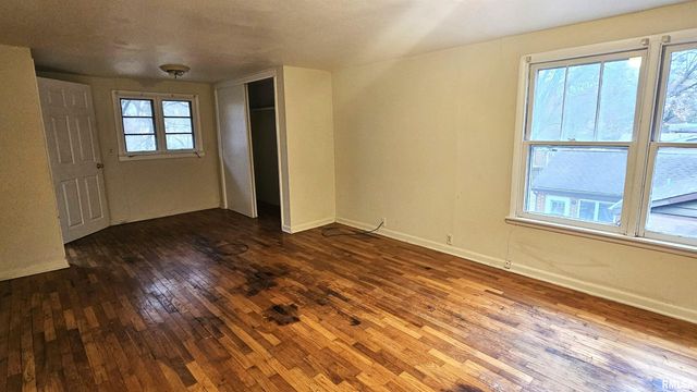 203 ORCHARD Drive, Carbondale, IL 62901