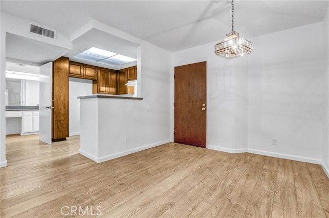 22100 Burbank 130C, Woodland Hills (los Angeles), CA 91367