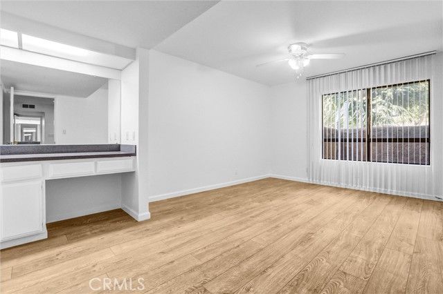 22100 Burbank 130C, Woodland Hills (los Angeles), CA 91367