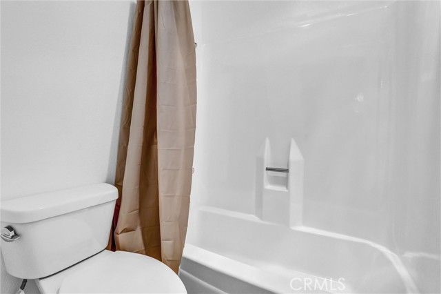 22100 Burbank 130C, Woodland Hills (los Angeles), CA 91367