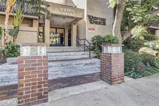 22100 Burbank 130C, Woodland Hills (los Angeles), CA 91367