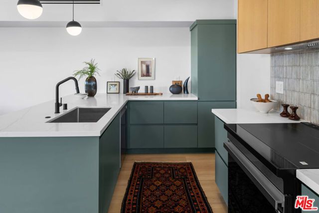 4683 Glenalbyn Drive, Los Angeles, CA 90065