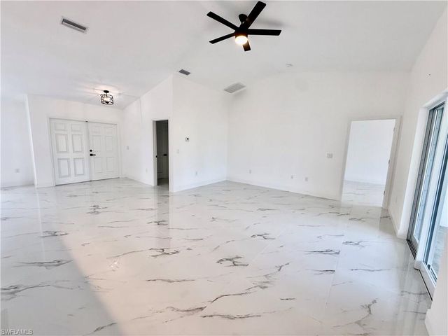 2600 26th ST W, Lehigh Acres, FL 33971