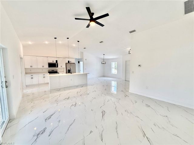 2600 26th ST W, Lehigh Acres, FL 33971