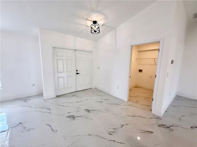 2600 26th ST W, Lehigh Acres, FL 33971