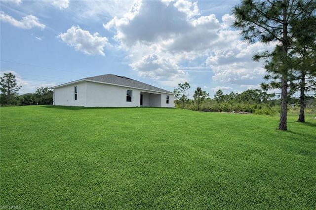 2600 26th ST W, Lehigh Acres, FL 33971